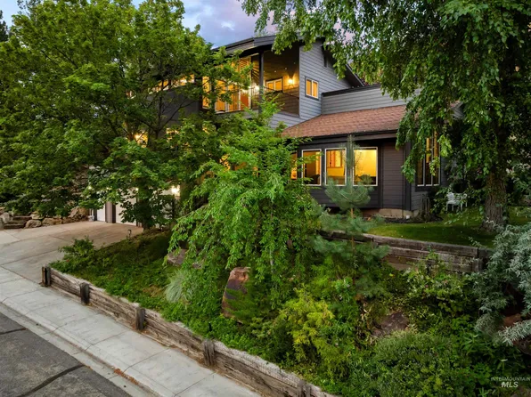 3668 N La Fontana Way, Boise, ID 83702