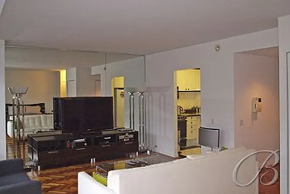 Rented by Bellmarc Realty | media 5