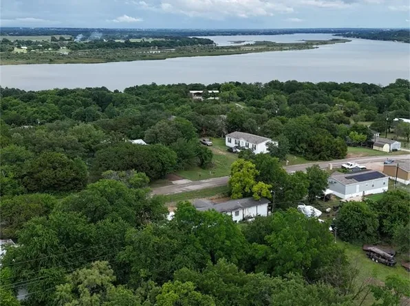 5805 Arrowhead Dr, Granbury, TX 76048