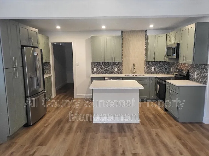 3 bed, 2.0 bath, $2,995 — Photo 3