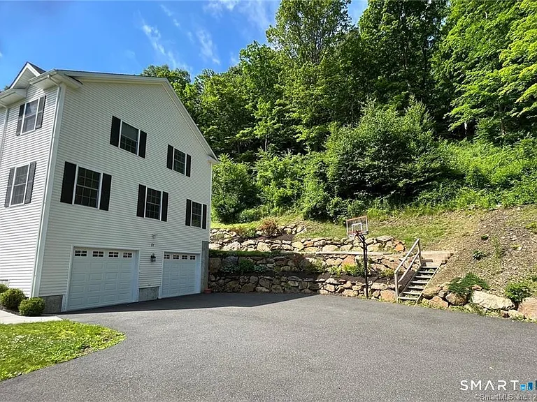 71 Ledges Rd — Photo 2