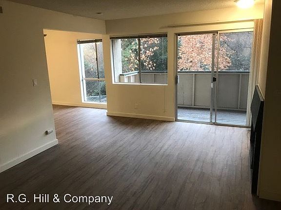 2nd image of 1398 Creekside Dr APT 7