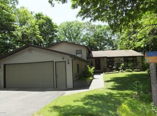 7733 68th St SE, Alto, MI 49302