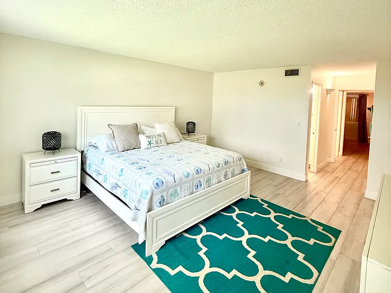 2100 Ocean Shore Blvd #102 — Photo 31