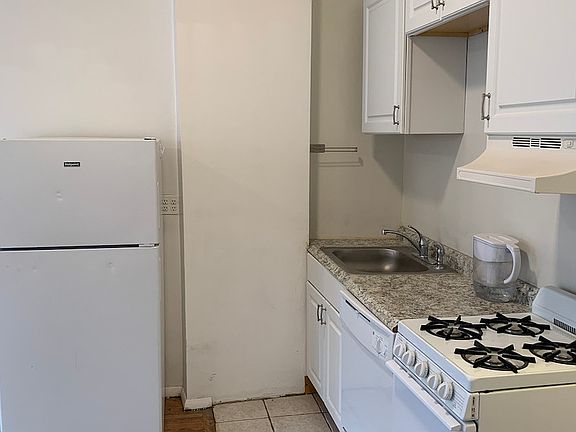 4th image of 2593 Frederick Douglass Blvd #3