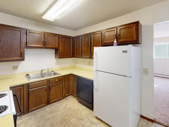 409 Riverside Park Rd APT 6, Bismarck, ND 58504