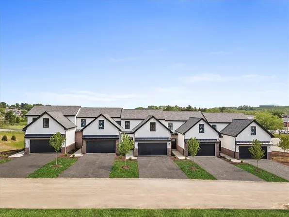 227 Hanover Ln, Chartiers, PA 15342