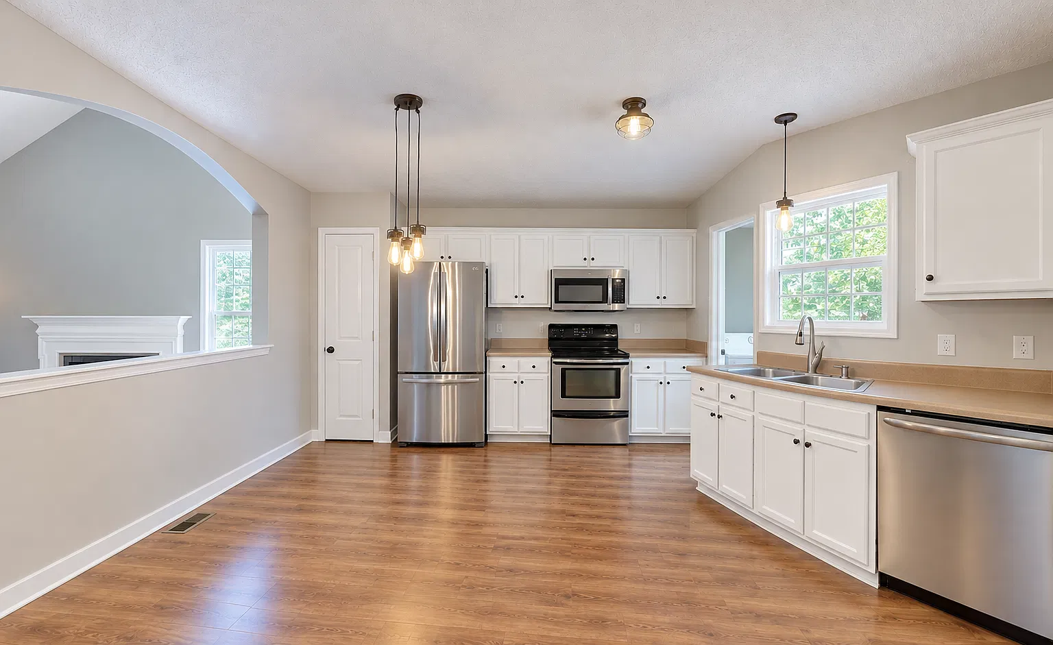 3 bed, 1225 sqft, $1,950 — Photo 3