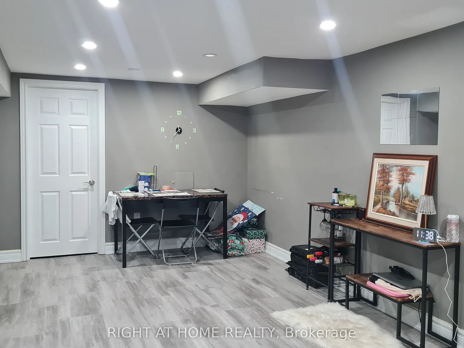 2 bed, $1,900 — Photo 4