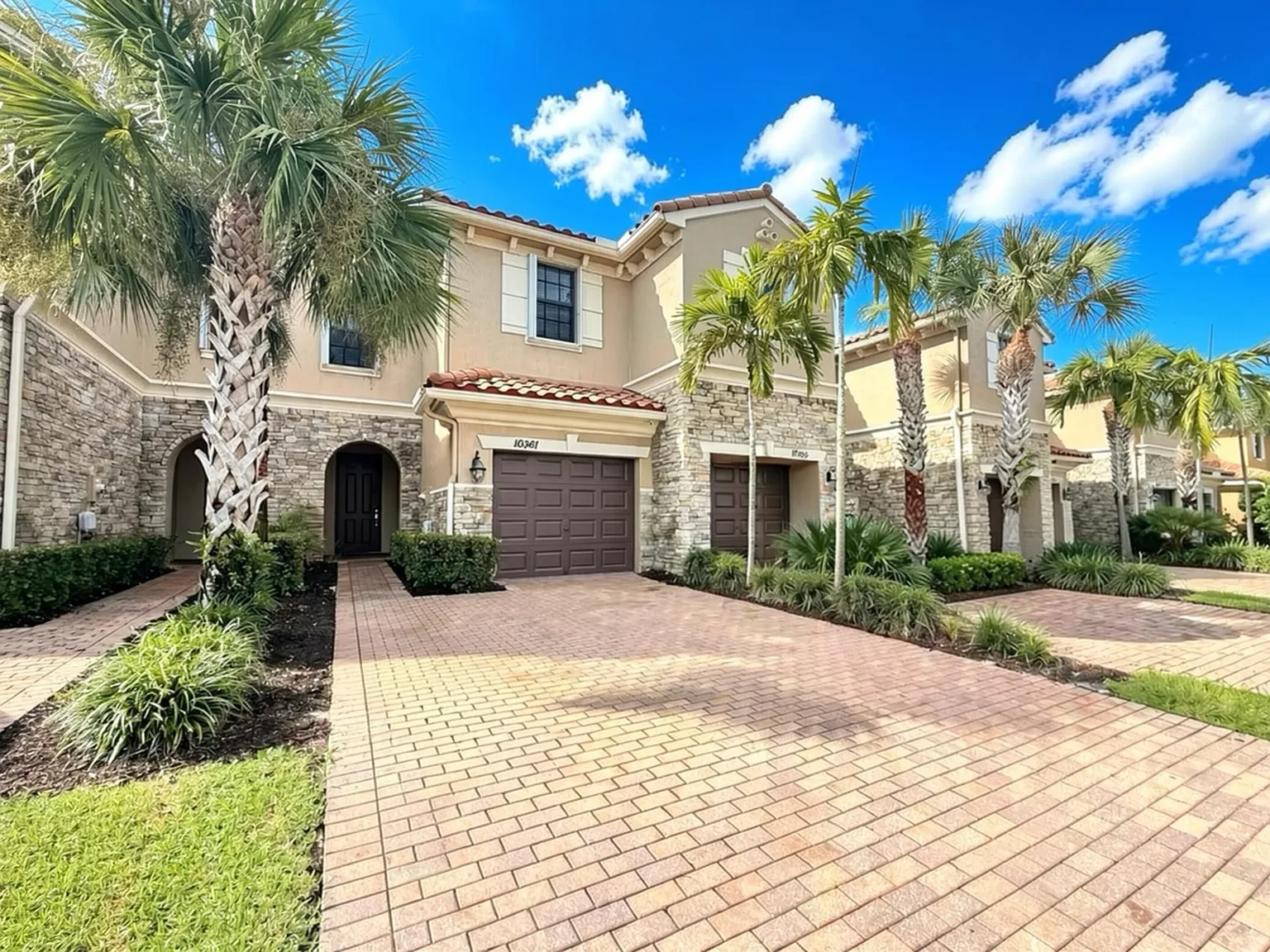 3 bed, 2.5 bath, 1688 sqft, $3,400 — Photo 2