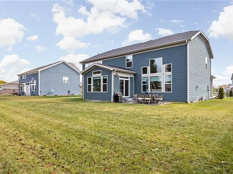 680 Ridge Gate Dr — Photo 32