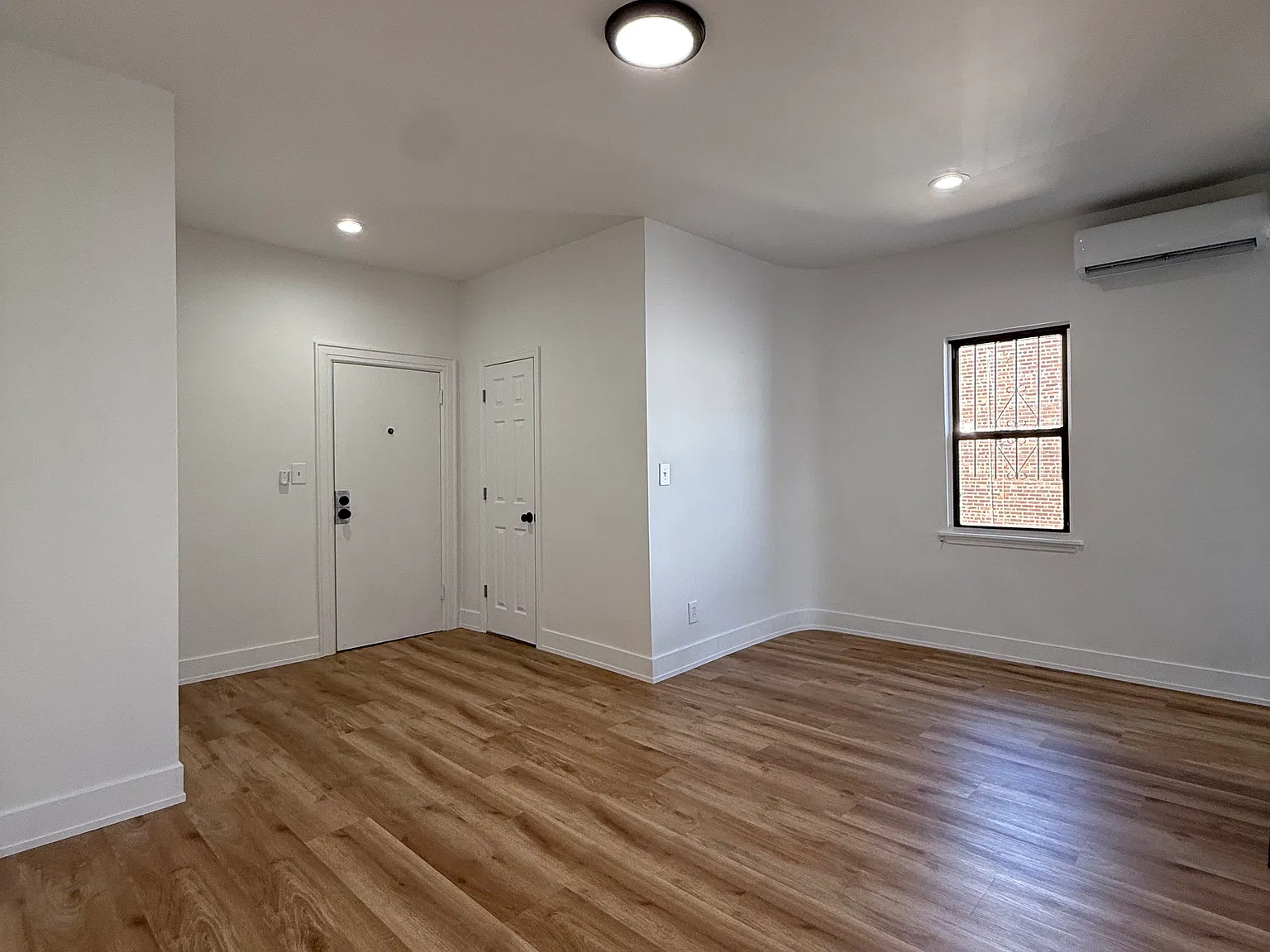 3 bed, 1000 sqft, $3,850 — Photo 4