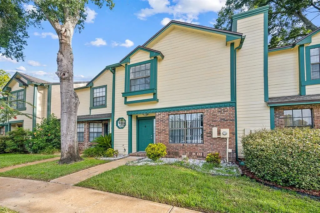 3 bed, 2.5 bath, 1358 sqft, $2,199 — Photo 1
