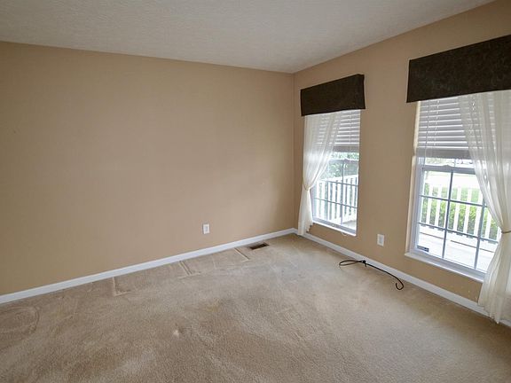 4th image of 2173 Villagepointe Dr
