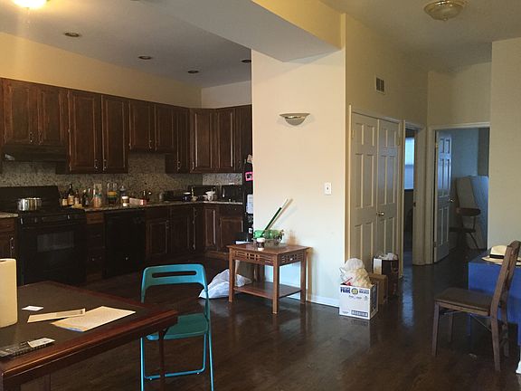 5th image of 1136 W Grand Ave