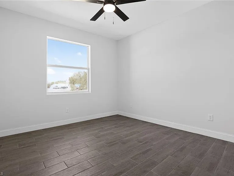 4630 Gene Ave N — Photo 24