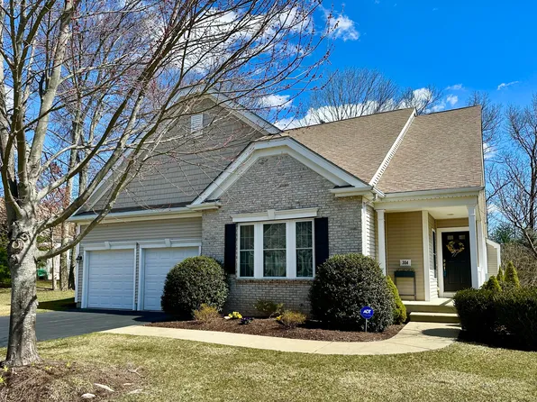 304 Fairway Drive #304, Oxford, CT 06478