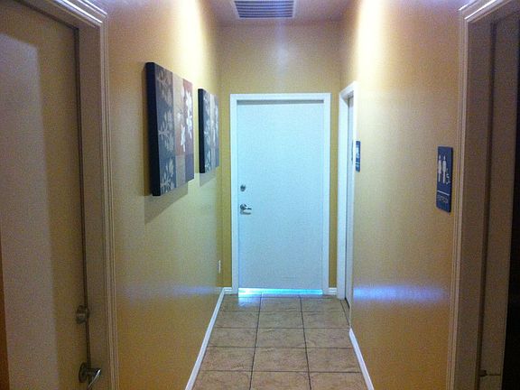 3rd image of 1800 Oak St Ste C