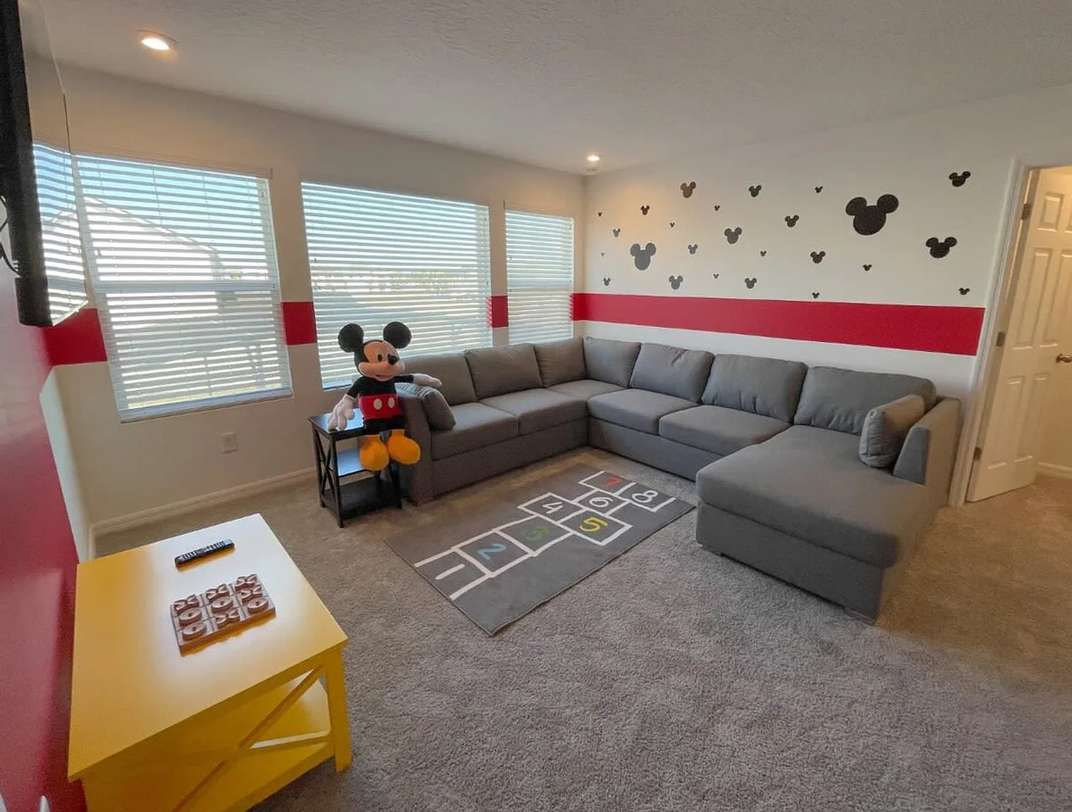 8 bed, 6.0 bath, 4165 sqft, $6,990 — Photo 3