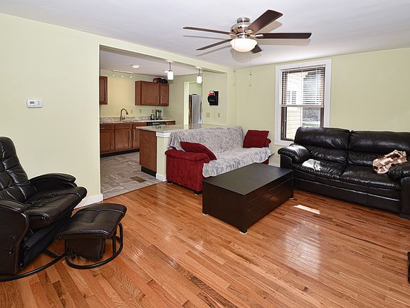 4th image of 590 Delta Ave