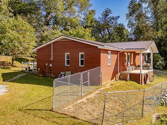 5th image of 2434 Nancy St