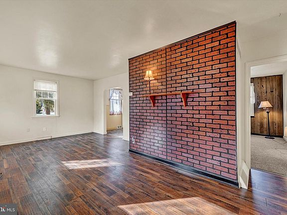 3rd image of 3049 E Prospect Rd