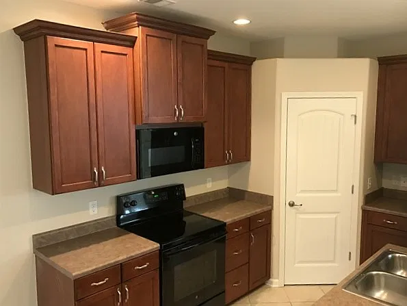 3 bed, 2.5 bath, 1986 sqft, $2,355 — Photo 3