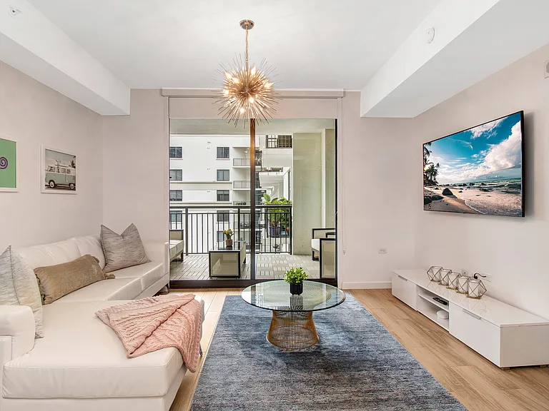 999 SW 1st Ave #33 — Photo 5