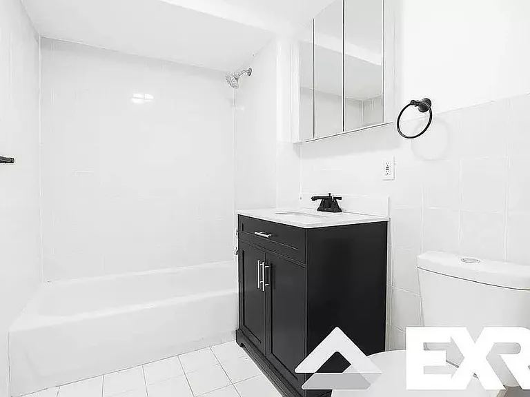 315 Berry St #105 — Photo 6