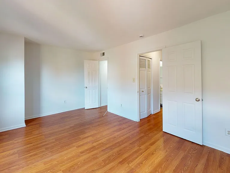 1433 A St NE #B — Photo 5
