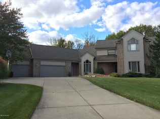 359 Stonehenge Dr SW, Grandville, MI 49418