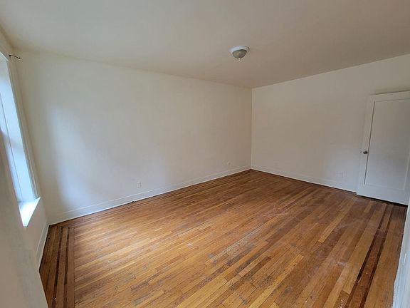2nd image of 14444 Sanford Ave #Dd5