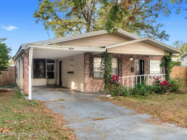 4939 18th St, Zephyrhills, FL 33542