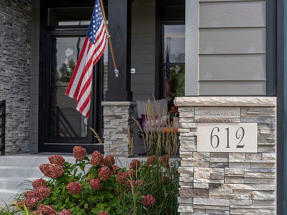 3rd image of 612 Melendy Ln