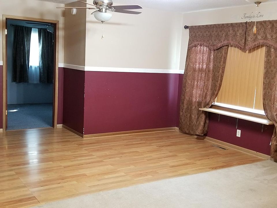 2nd image of 406 Ash St