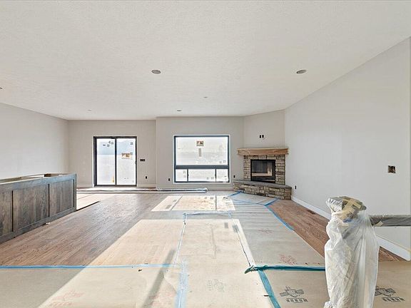 4th image of 902 Fairview Hills Dr