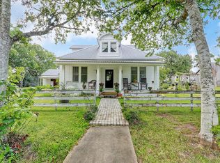 810 Walnut St, New Ulm, TX 78950