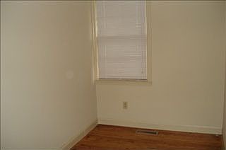 3rd image of 209 Hillsdale Dr