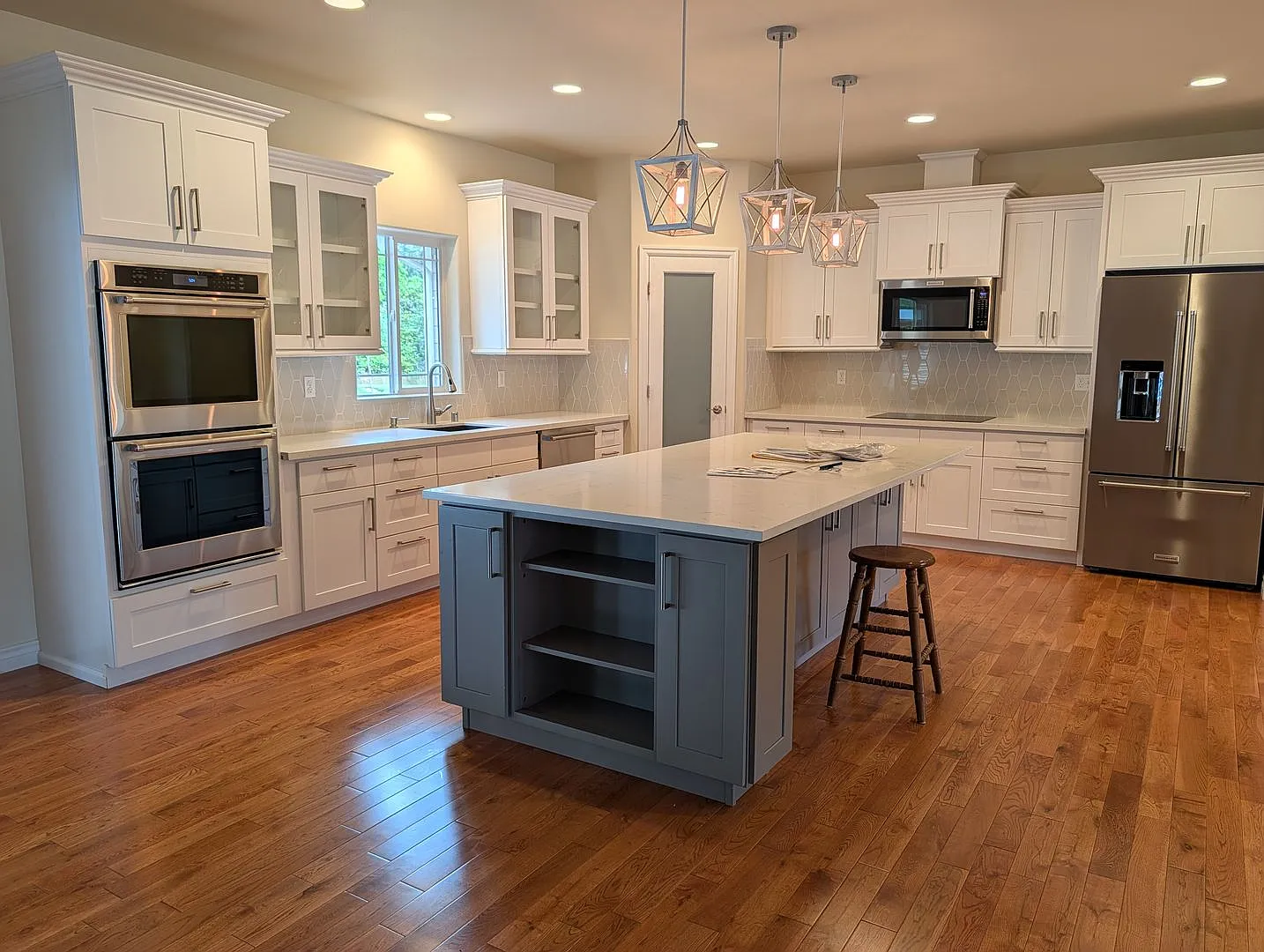 13837 Bay View Road — Photo 4