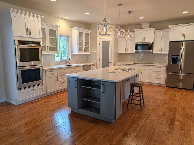 13837 Bay View Rd — Photo 4