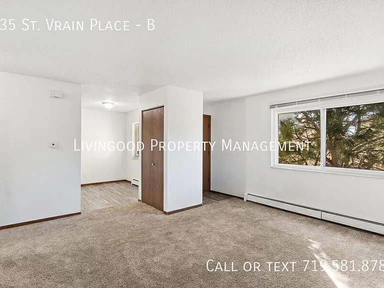 435 Saint Vrain Pl #B — Photo 2