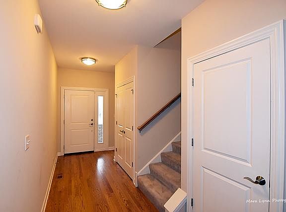 4th image of 11S332 Deer Trail Ct