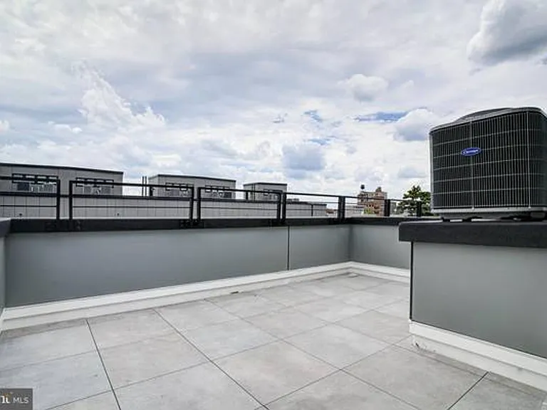 1751 N Howard St — Photo 15