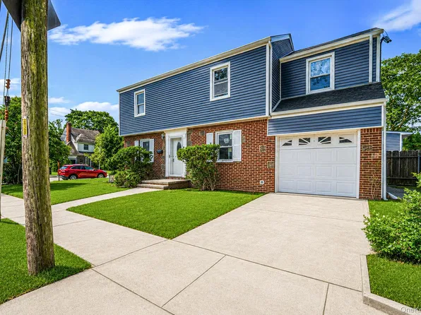 1 Hudson Court, Lynbrook, NY 11563