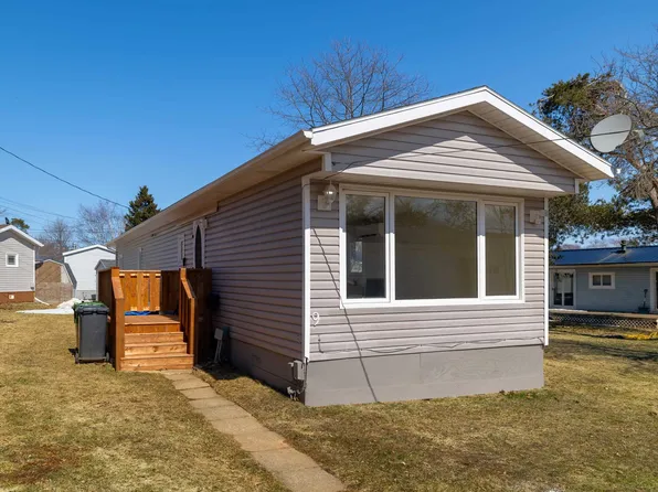 9 Oakwood Cres, Charlottetown, PE C1A 6P9