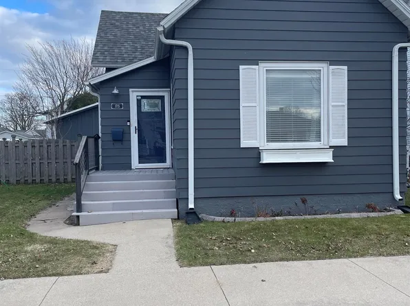 1715 14th Ave, Menominee, MI 49858