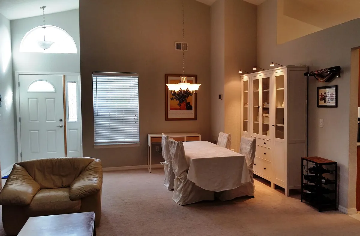 Building Photo - 830 Cave Hollow Ln