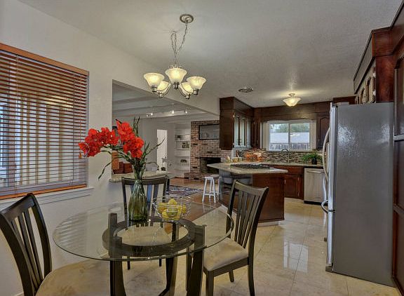 5th image of 22160 Cloverly Ct