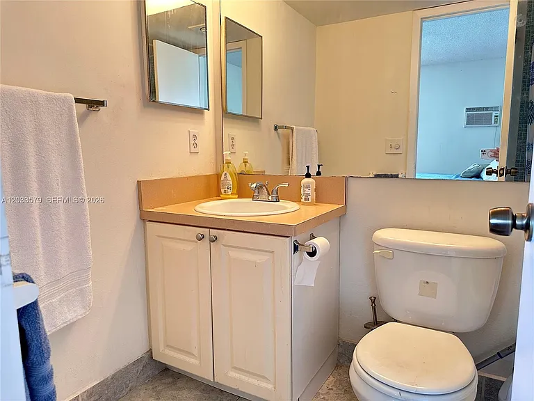 569 Fanshaw N #569 — Photo 8