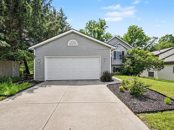 3540 Breezewood Dr SE, Kentwood, MI 49512